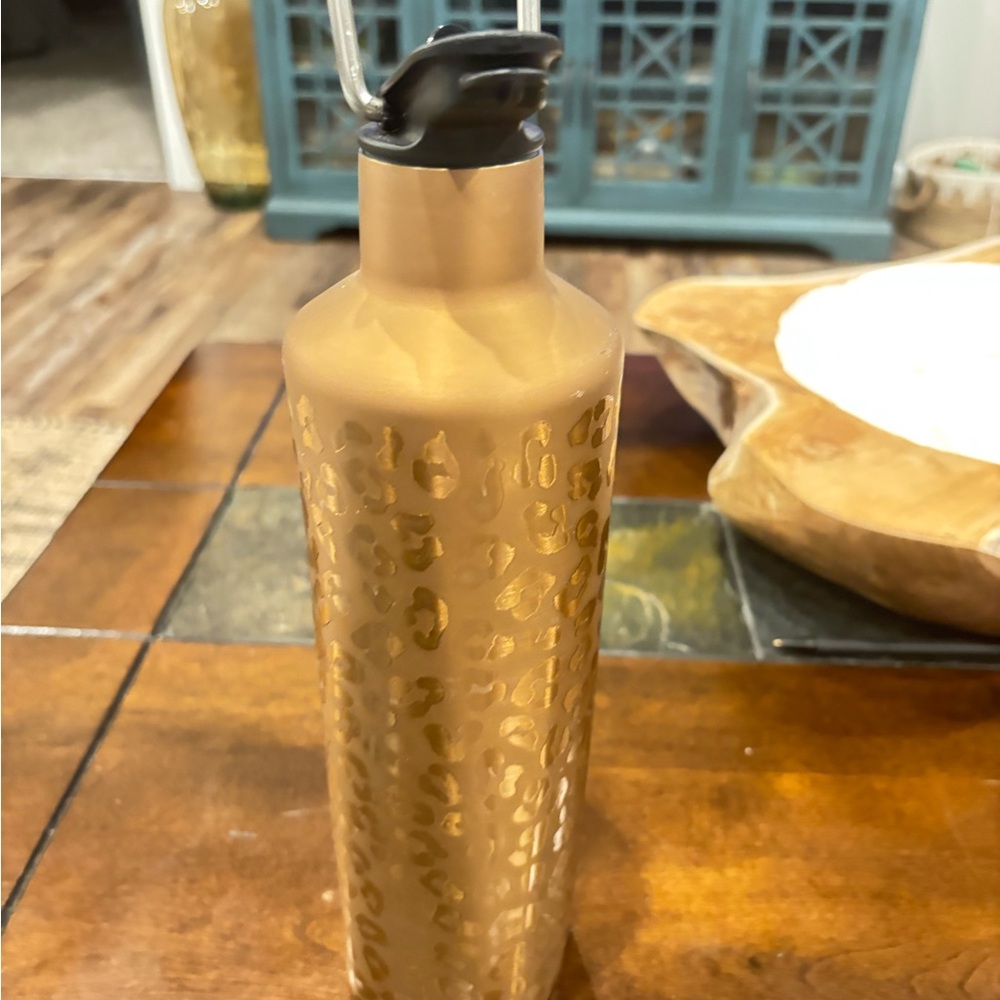 Stylish Gold Water Bottle